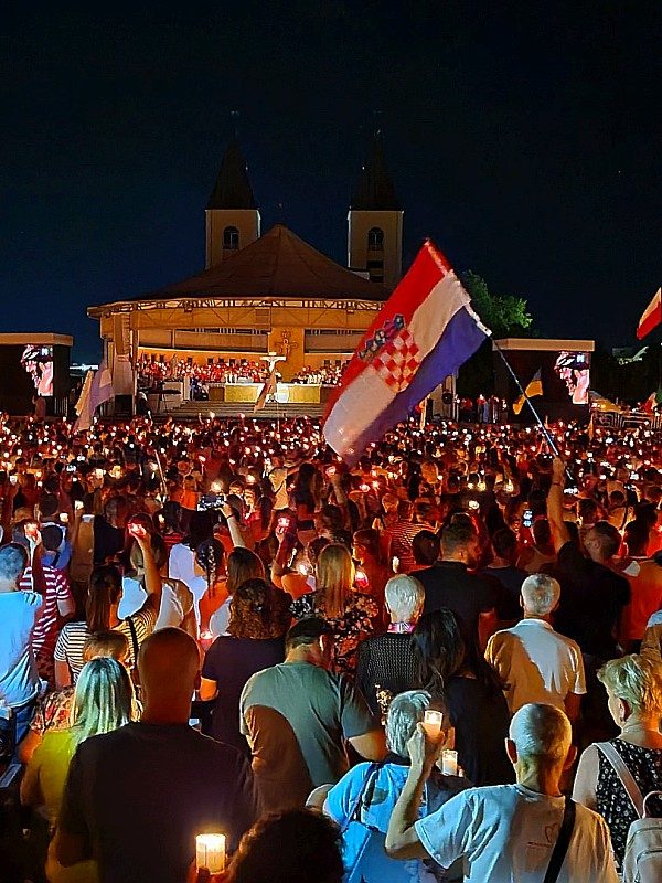 Maria Medjugorje - Menschen mit Liebe in ihrem Herzen - egal